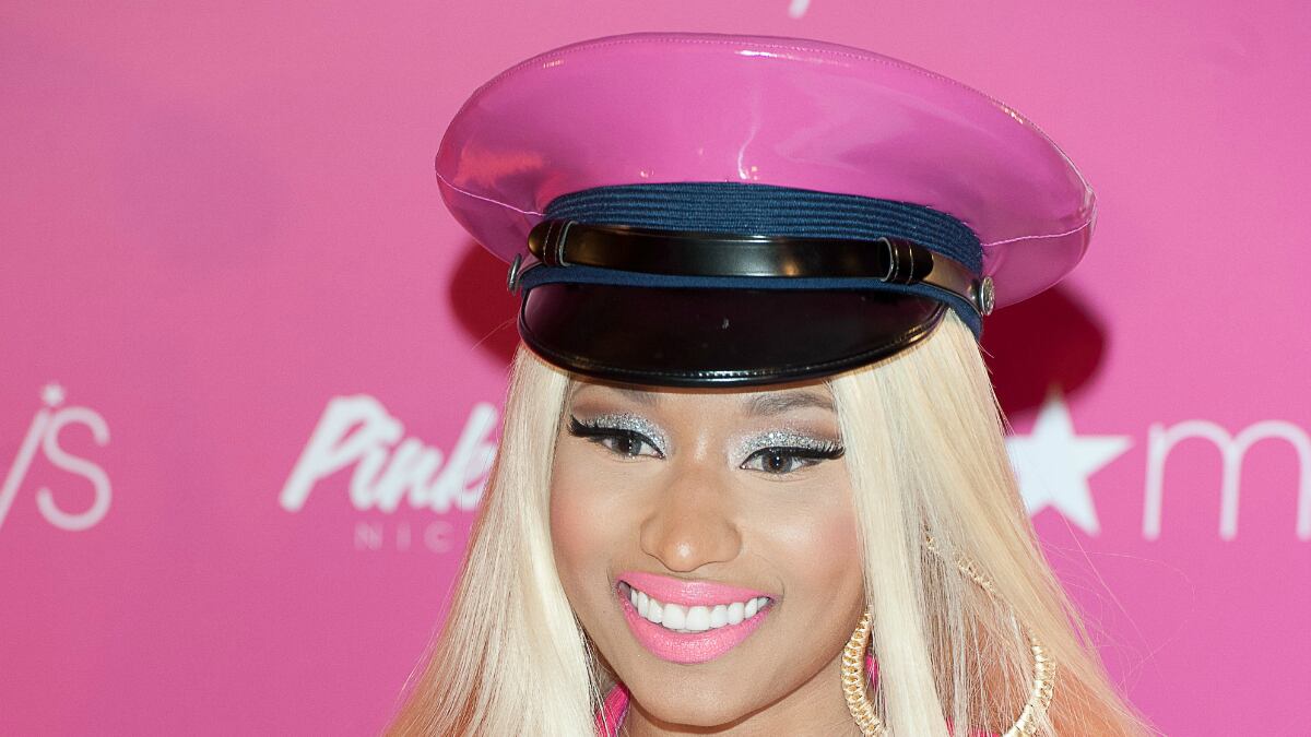 cheats/2012/10/09/minaj-beats-bieber-ama-nods/nicki-minaj-ama-nomination-cheat_tzvdqj