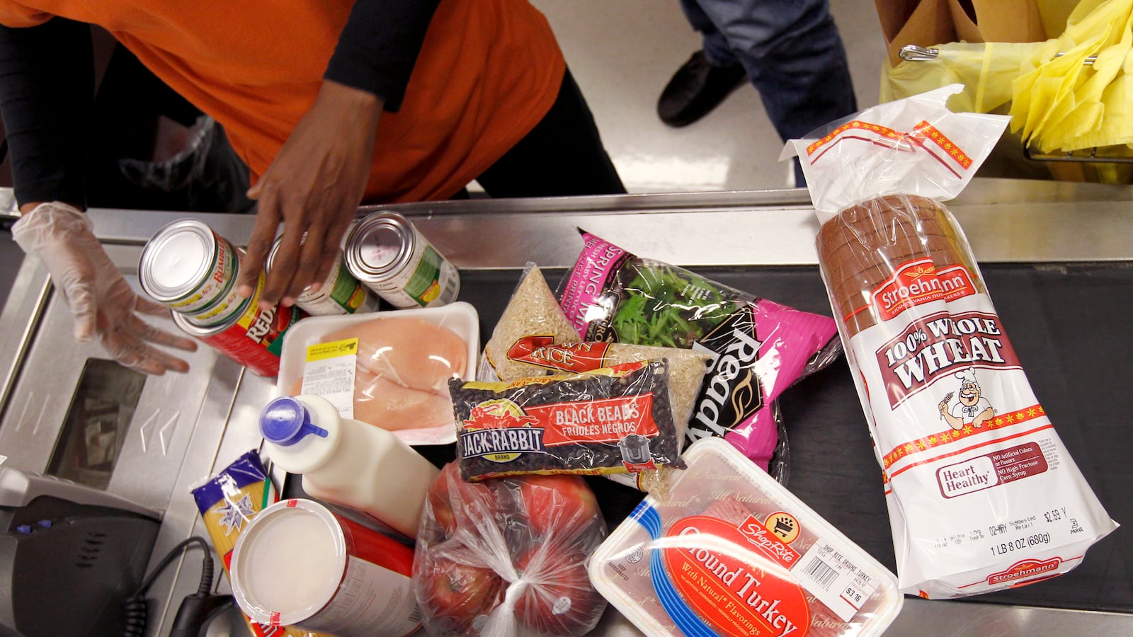 articles/2013/06/16/food-stamps-under-threat-house-gop-wants-to-cut-20-5b-from-snap-vertical-dek-the-gop-s-ascendant-libertarian-wing-is-taking-aim-at-food-stamps-eleanor-clift-on-whether-they-ll-survive/130614-clift-food-stamps-tease_ucdvlv