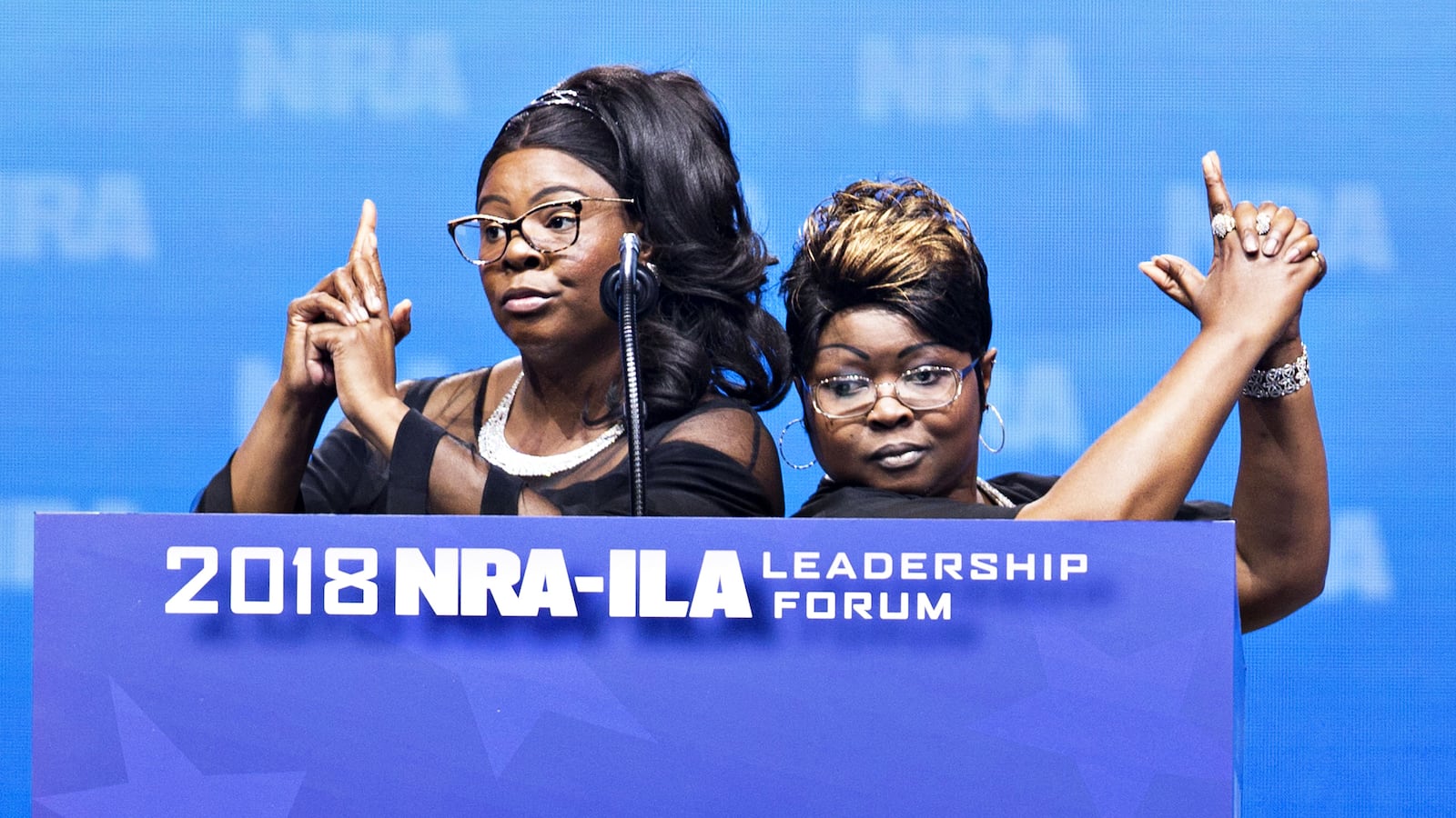 200816-Cartwright-Diamond-Silk-book-tease_fuiddk