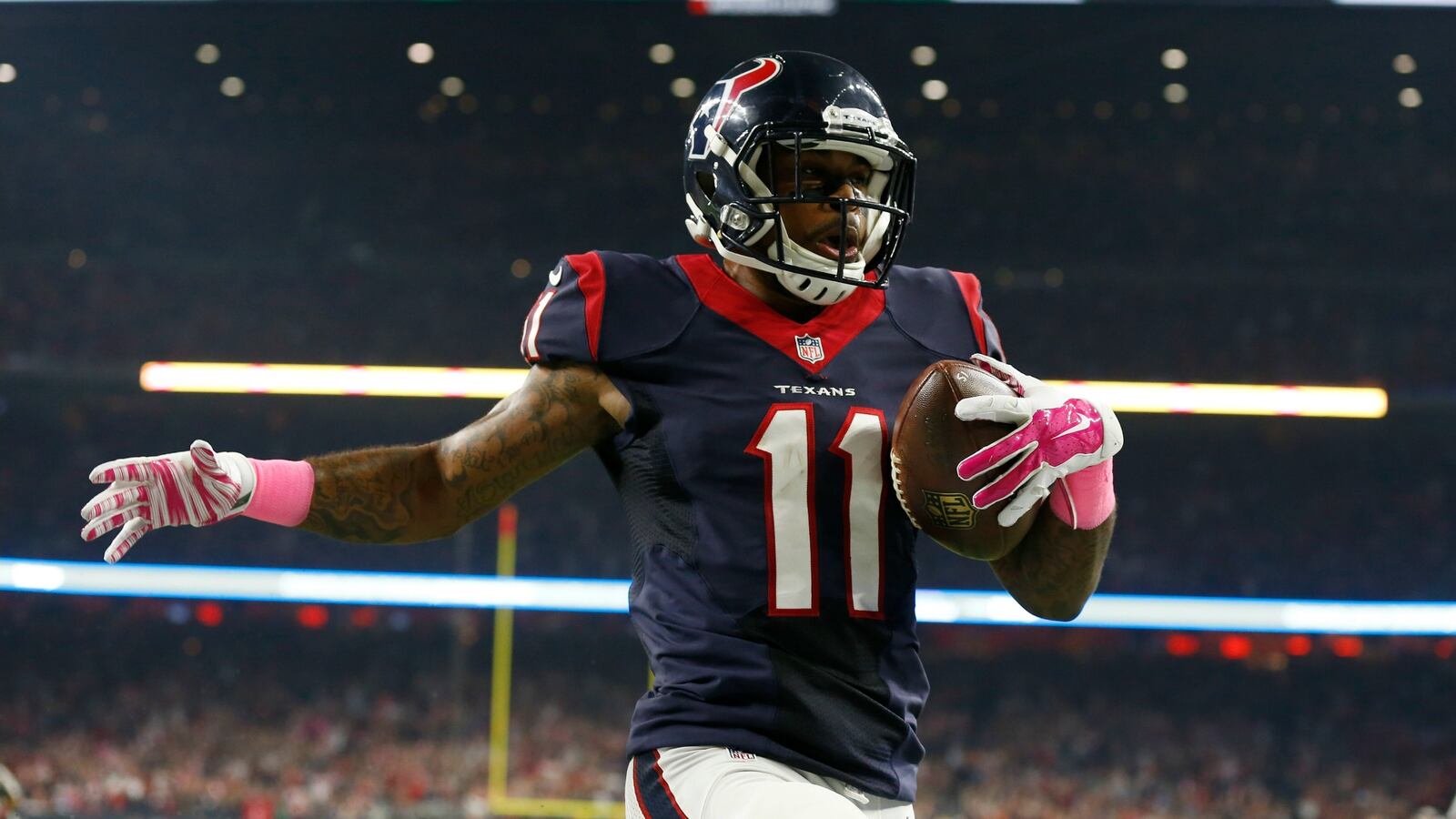 cheats/2016/03/01/nfl-player-busted-for-weed-possession/160301-jaelen-strong-cheat_siinh1