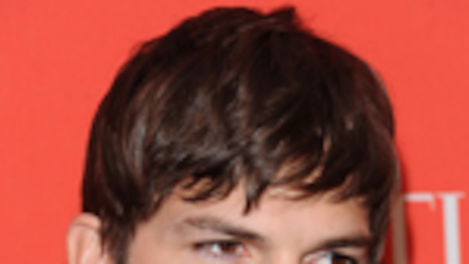 cheats/2011/05/12/ashton-kutcher-rumored-to-replace-charlie-sheen-on-two-and-a-half-men/week-ahead-un---ashton-kutcher_tcl0dh