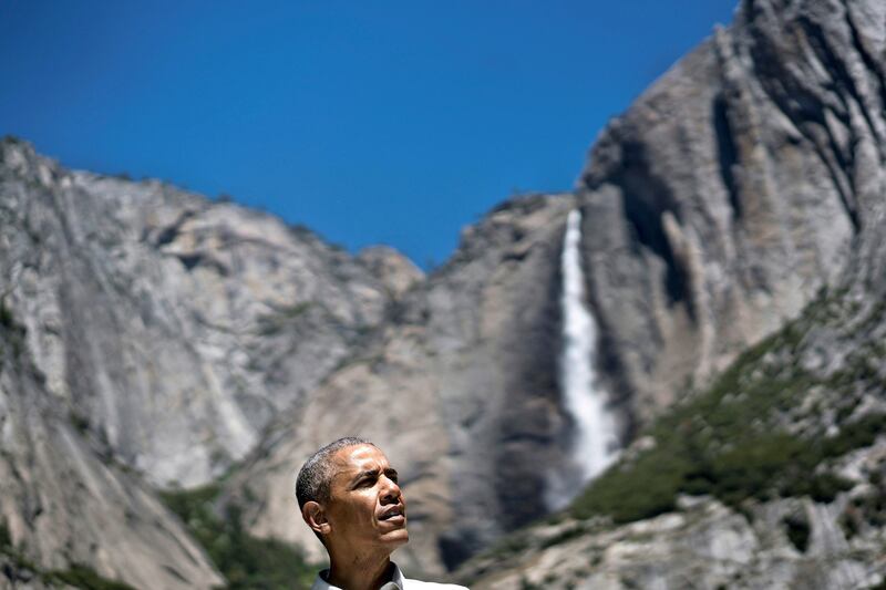 galleries/2016/06/20/obamas-travel-to-yosemite-to-help-park-service-celebrate-centennial/160620-obama-yosemite1_fyekvh