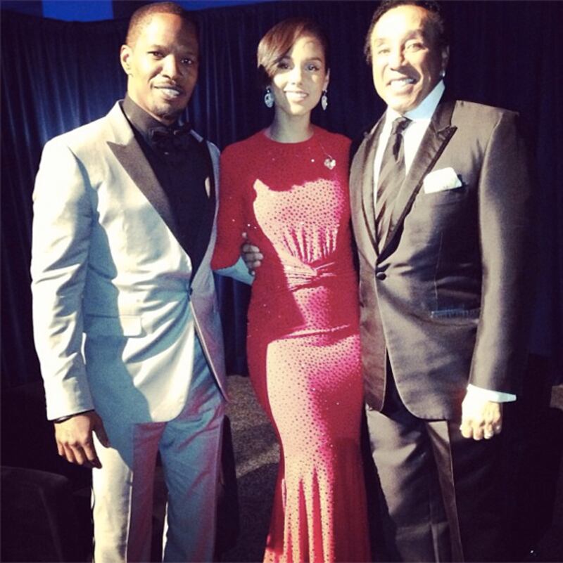 galleries/2013/01/27/alicia-keys-sofia-vergara-more-celebrity-twitter-pictures-photos/130124-keyes-twitpics_vjvrj4
