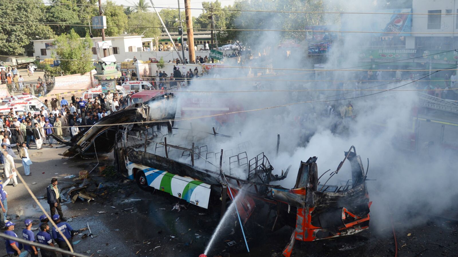 cheats/2012/12/29/bus-bomb-explodes-in-karachi/bus-explode-karachi-cheat_xvwape