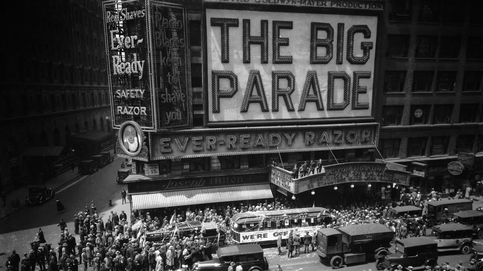 articles/2014/07/17/when-new-york-city-hit-its-stride/140716-barra-miller-tease_deh7kh