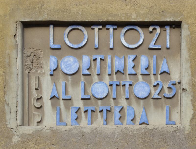 galleries/2014/09/28/grafica-della-strada-the-signs-of-italy/140817_grafica_gal_12_ptk44r