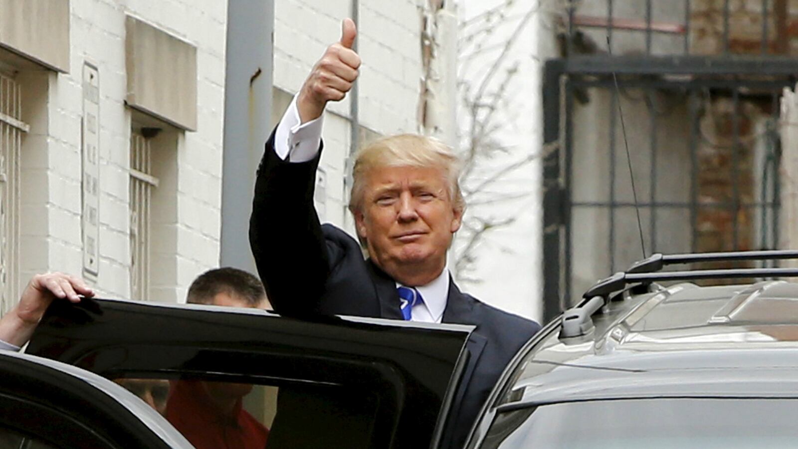 cheats/2016/03/31/trump-pledge-threat-could-cost-him-sc-delegates/160331-donald-trump-delegates-cheat_nglccw