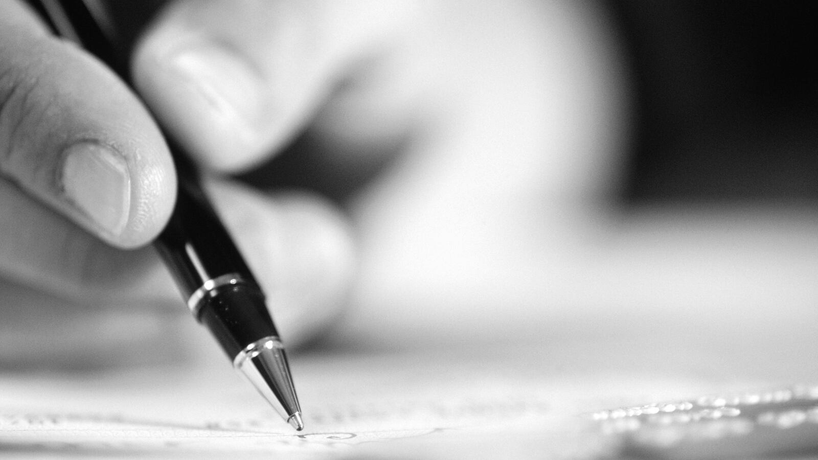 articles/2013/09/02/writing-about-war-i-hate-it-but-can-t-stop/130901-writing-war-tease_uilu1q