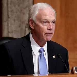 2020-12-16T153603Z_1499901788_RC2FOK9CQOGS_RTRMADP_3_USA-ELECTION-KREBS_mq9ufy