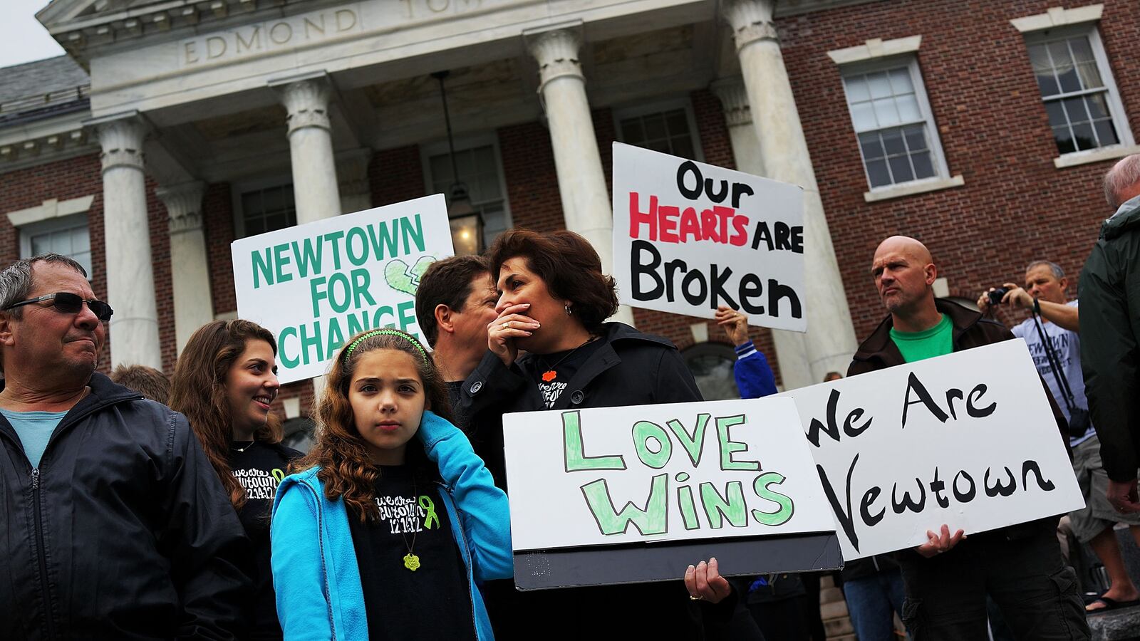 cheats/2013/12/02/newtown-to-release-911-recordings/131202-newton-cheat_howta6