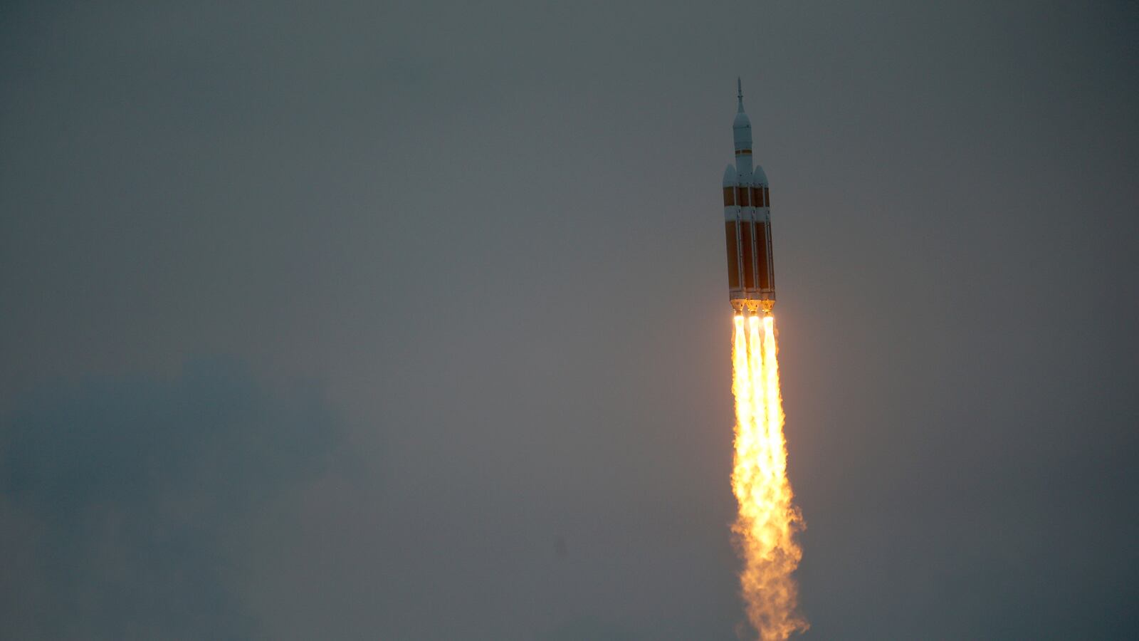 cheats/2014/12/05/nasa-launches-orion/141205-orion-cheat_mdzb4j