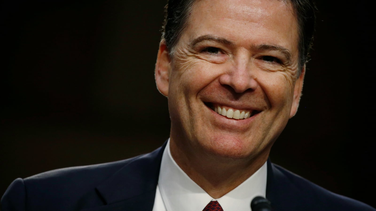 170802-comey-book-cheat_my1mue