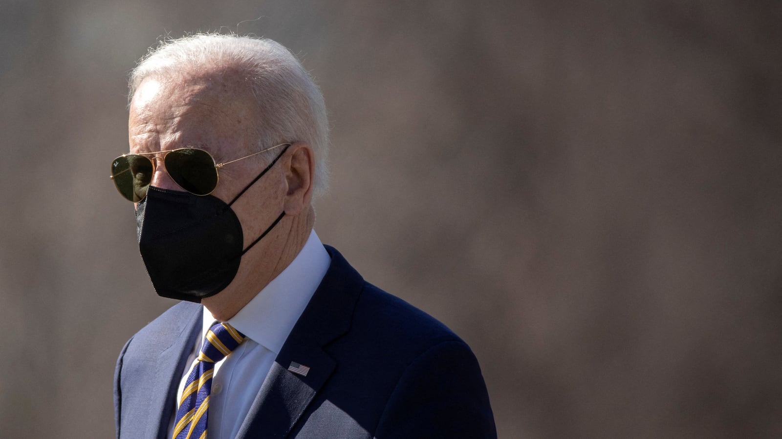 2022-02-11T012632Z_812474474_RC2YGS9JH00H_RTRMADP_3_HEALTH-CORONAVIRUS-USA-BIDEN_vxofv7