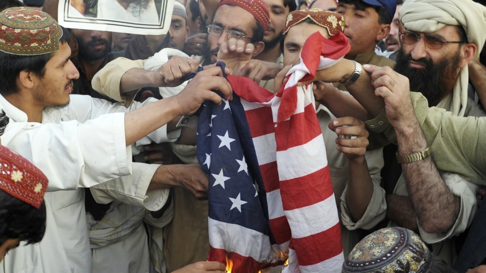 cheats/2012/08/15/militants-attack-pakistan-base/pakistan-taliban-cheat_za0kyi