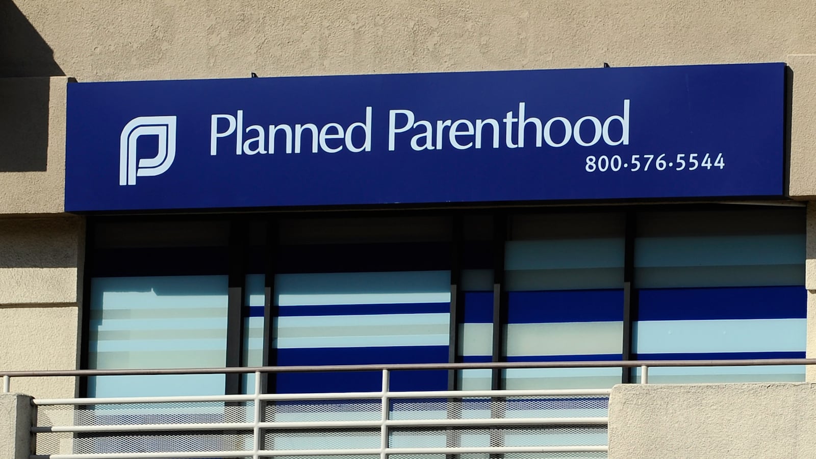 cheats/2012/07/17/planned-parenthood-sues-arizona/planned-parenthood-video-cheat_jlsdub