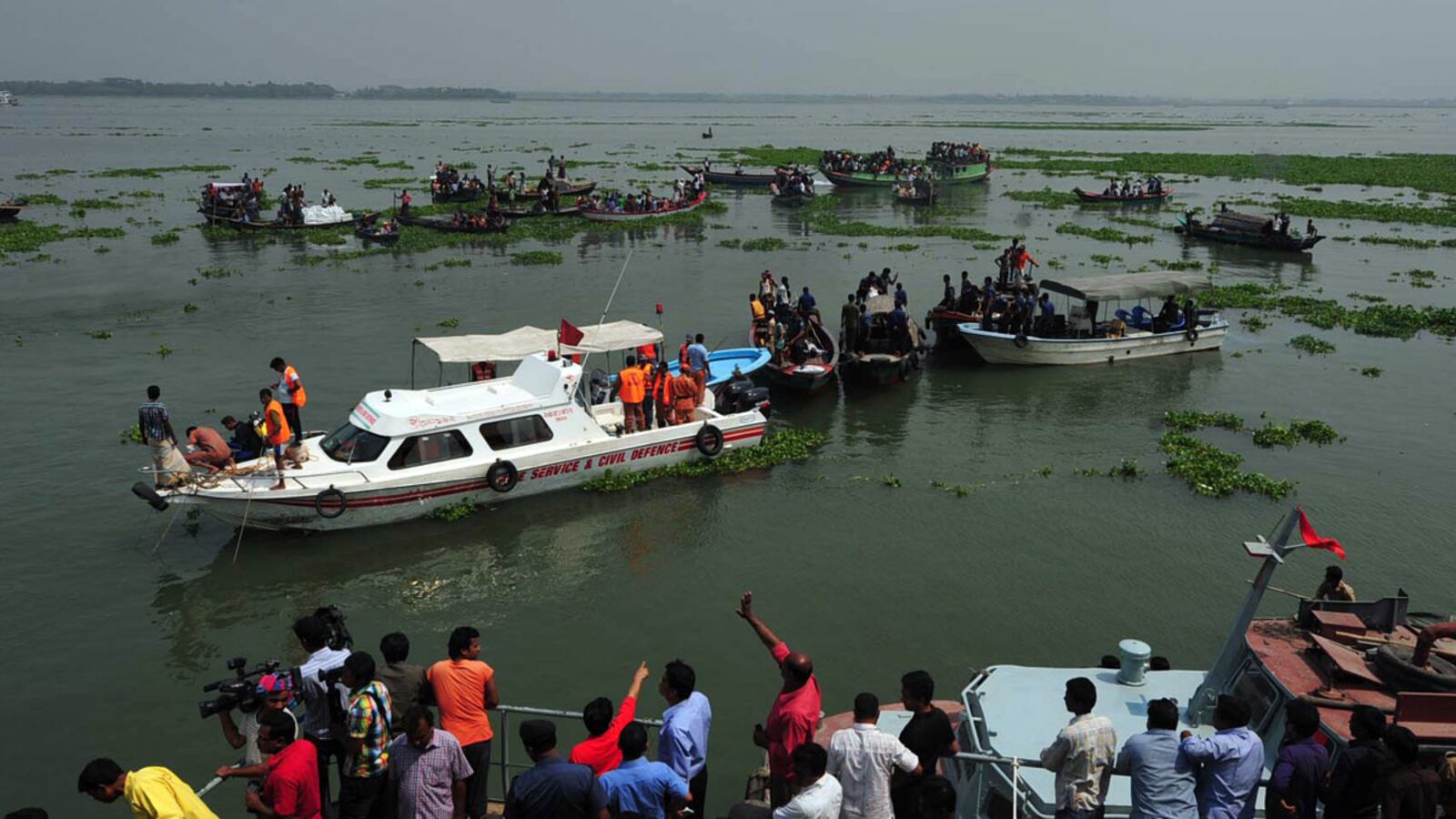 cheats/2012/03/13/bangladesh-ferry-crash-kills-30/bangladesh-ferry-accident-cheat_irg74c