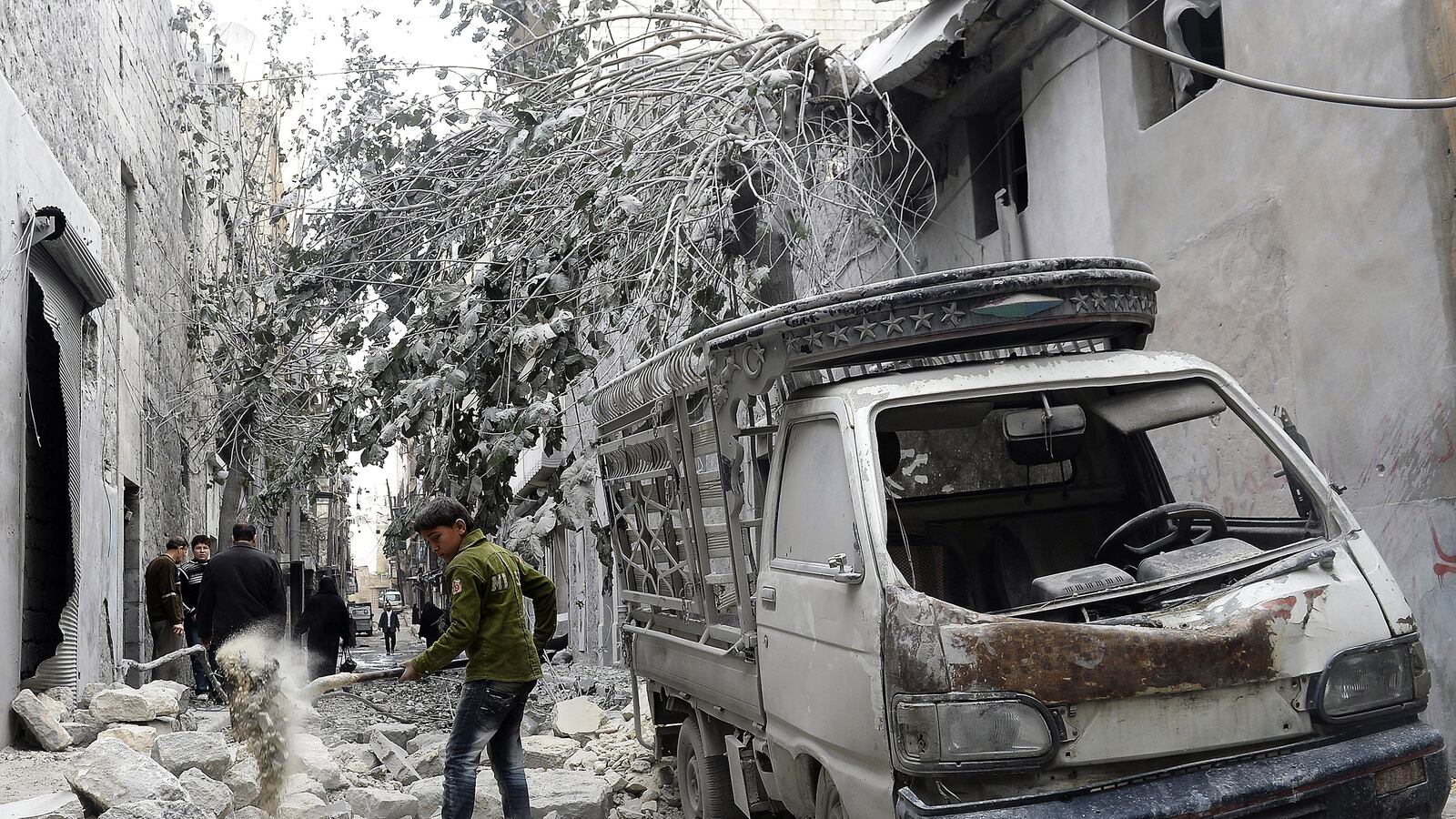 cheats/2012/11/23/monitor-over-40-000-killed-in-syria/syria-violence-continues-cheat_lukbqu