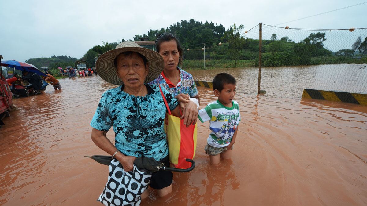 cheats/2012/07/23/chinese-gov-t-criticized-after-floods/china-floods-government-criticized-cheat_mmidyy