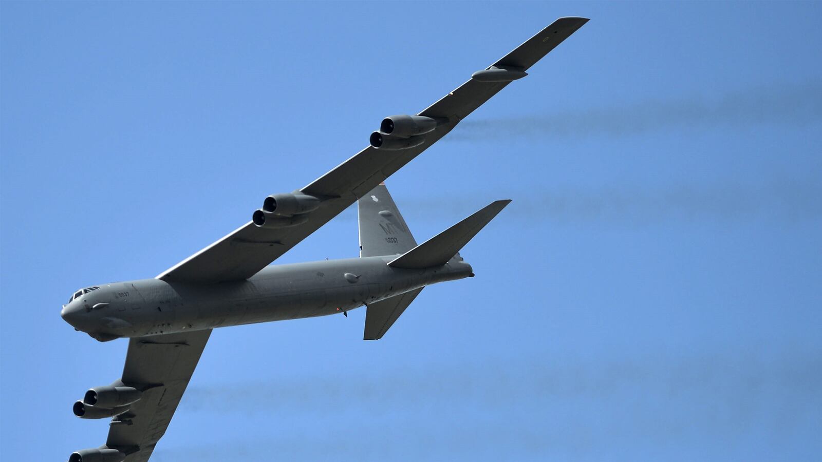 articles/2016/01/12/the-u-s-is-in-a-nuclear-pissing-match-with-north-korea/160111-axe-b52-diplomacy-tease_fmqpon