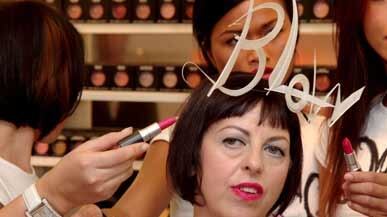articles/2010/11/18/isabella-blow-her-biographers-fight-over-books/dana-isabella-blow_141874_eybpox