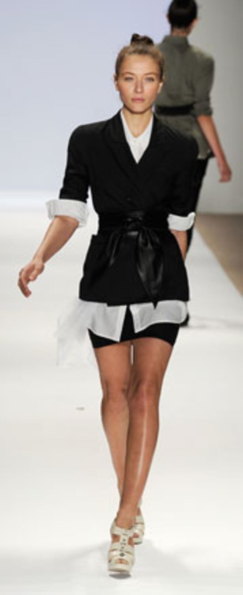 galleries/2009/09/11/ny-fashion-week-day-2/fashion-runway-highlights--day-2--7_e7j1cj