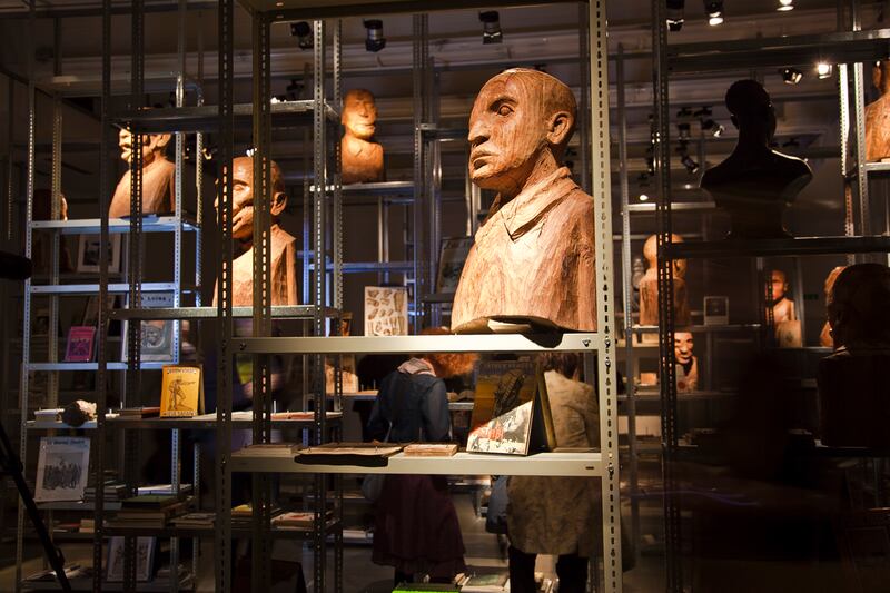 galleries/2012/06/09/documenta-exhibition-2012-photos/documenta-KaderAttiaTheRepair_rbrpkw