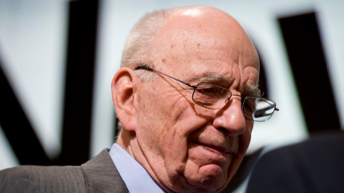 cheats/2011/07/19/murdoch-s-future-up-in-air-report/rupert-murdoch-watergate-bernstein_jhyd8f