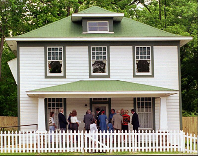 galleries/2010/07/11/clinton-homes/clinton-homes-2_sldroo