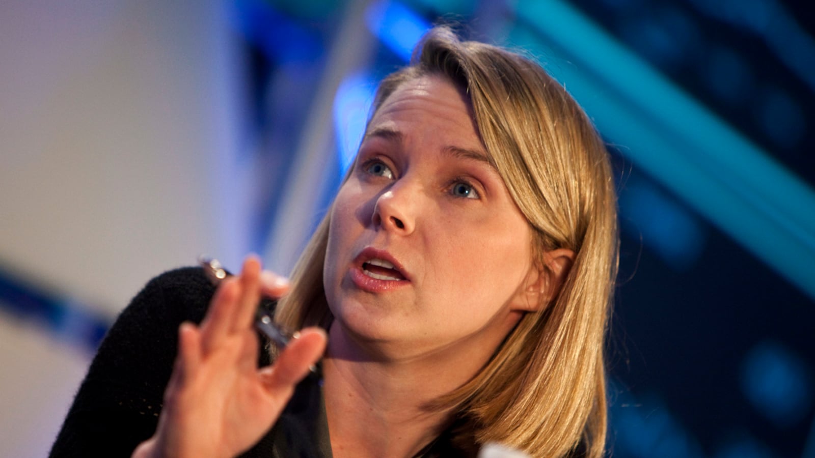 articles/2012/07/18/marissa-mayer-stares-down-glass-cliff-at-yahoo/marissa-mayer-women-execs-haas_cuplrw