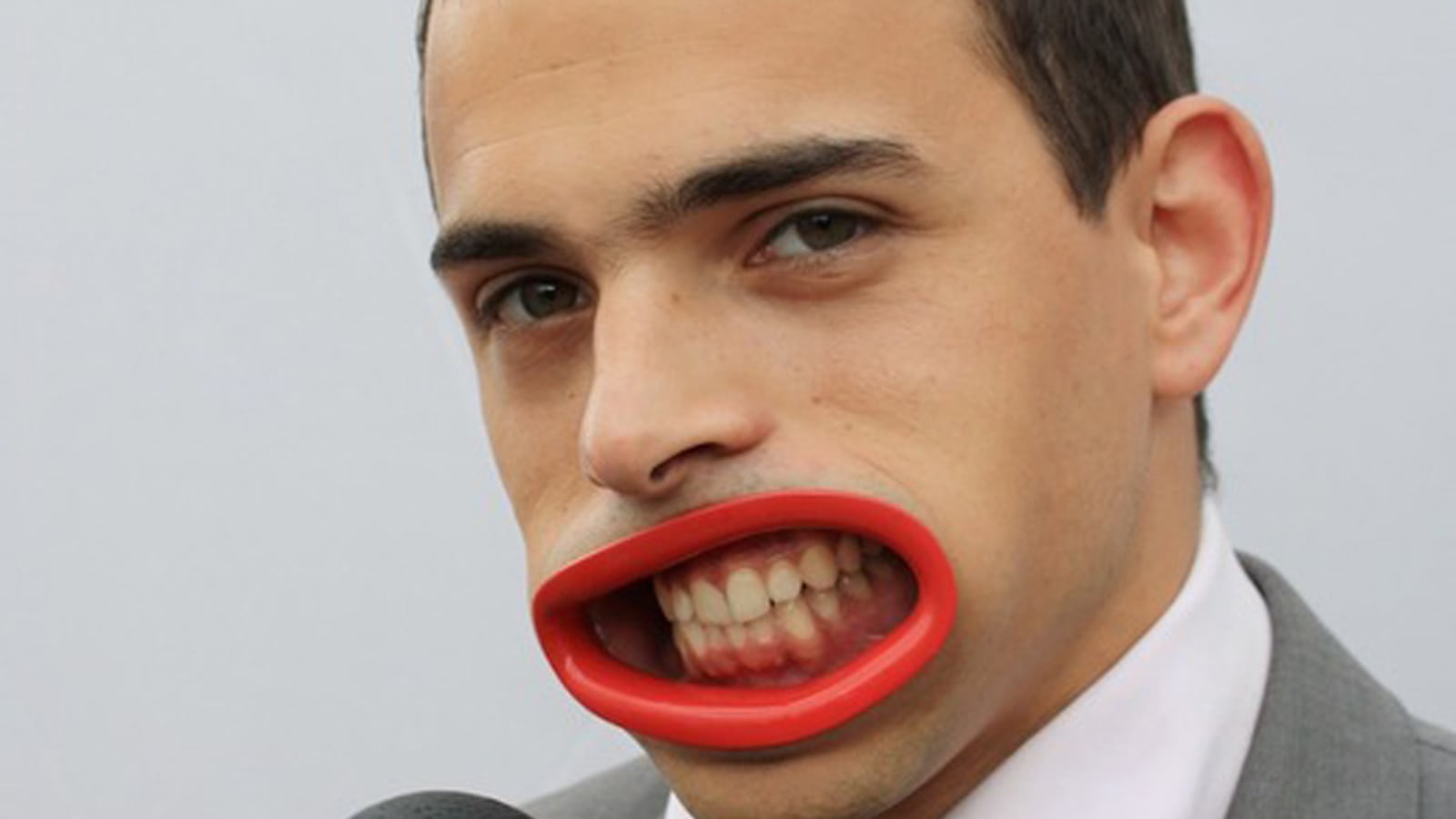 articles/2011/08/02/museum-of-modern-art-talk-to-me-exhibit-review/daily-pic-communication_txn2ys