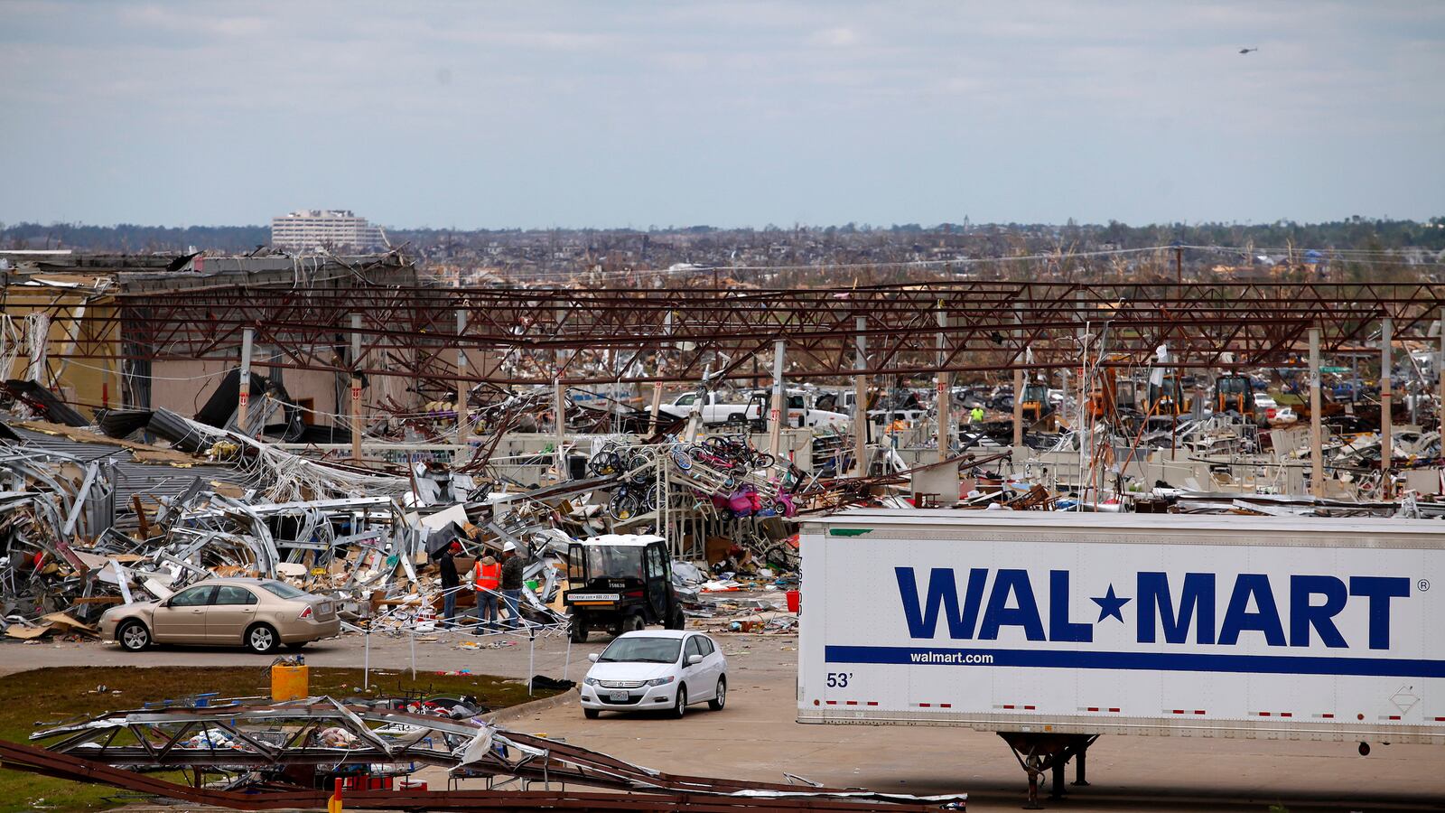 cheats/2015/10/14/walmart-predicts-steep-drop-in-earnings/151014-walmart-cheat_hgdsx1