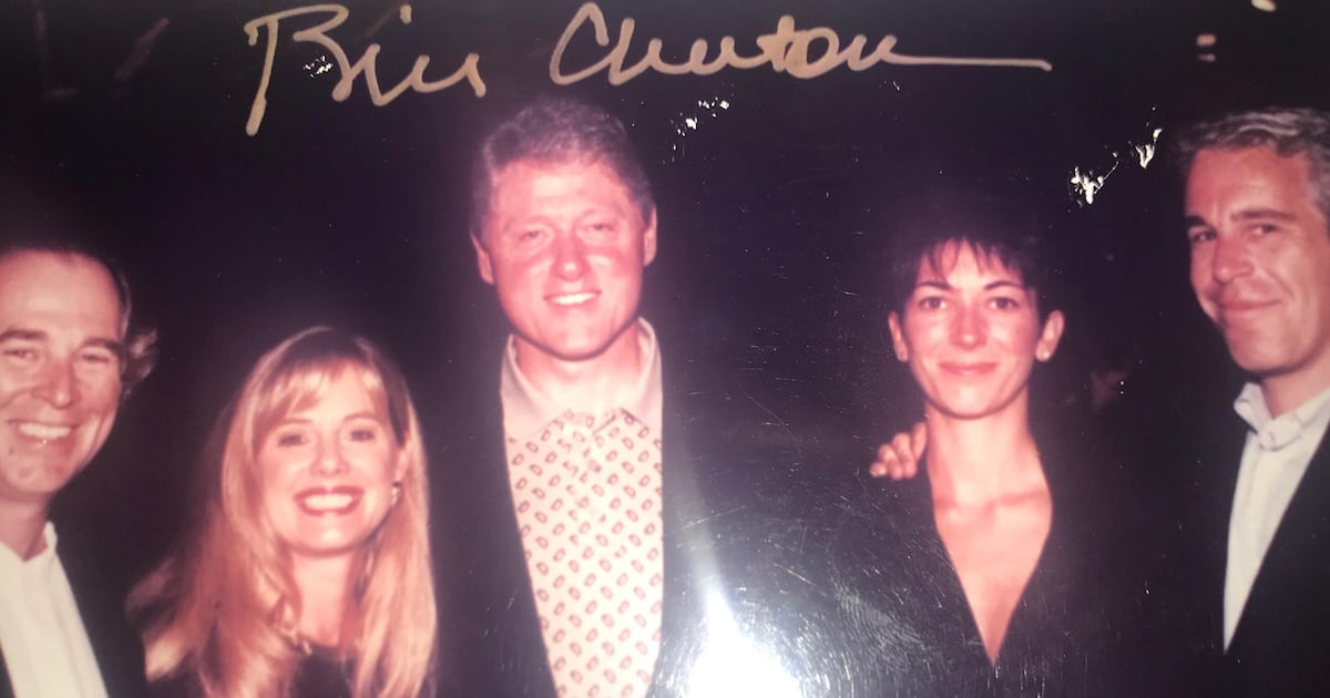 Clinton Poses With Maxwell and Epstein in New Photo