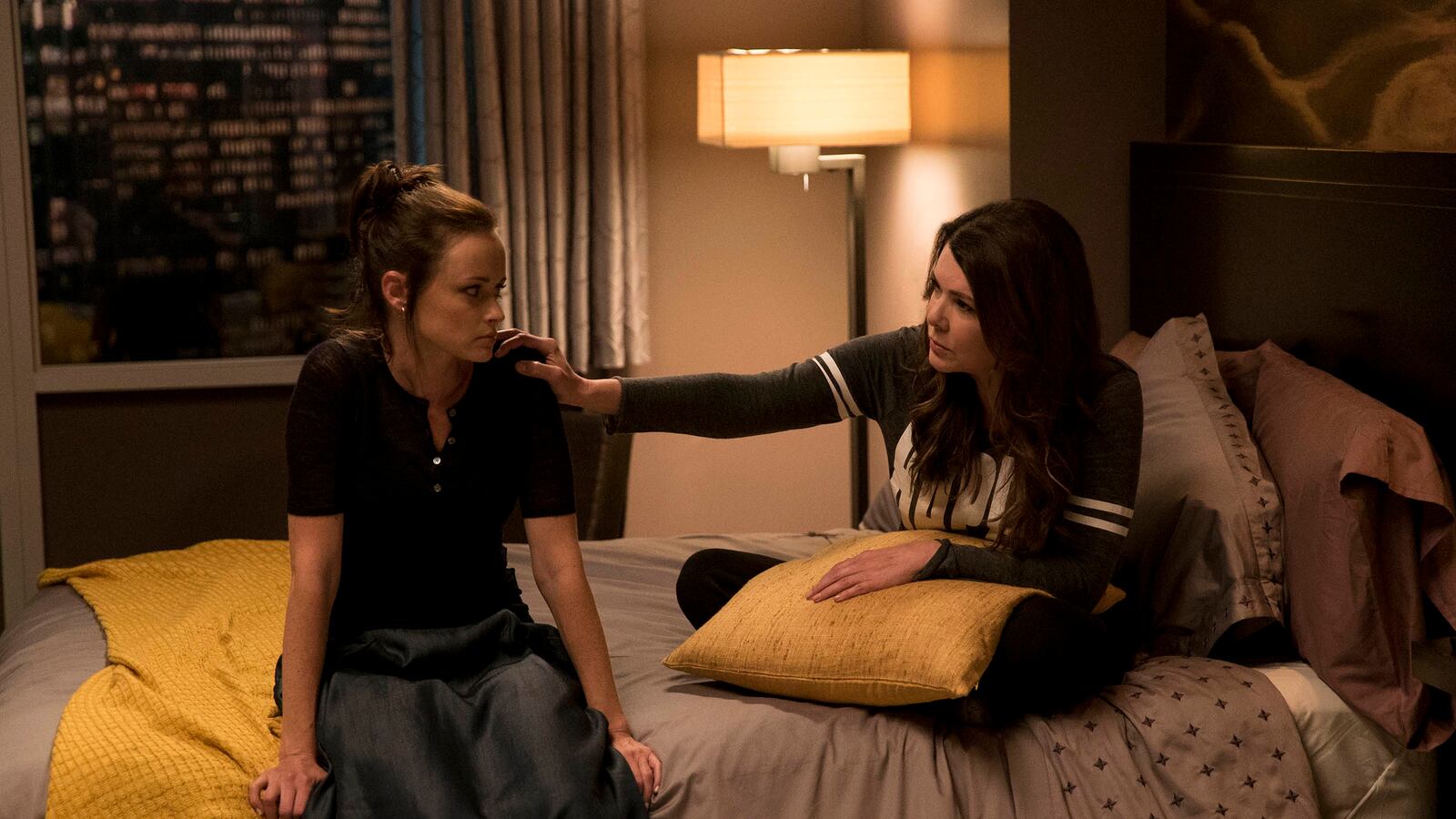 articles/2016/11/25/a-girl-the-gilmores-can-t-bring-back-my-sister/161123-owens-gilmore-girls-tease_sfp76j