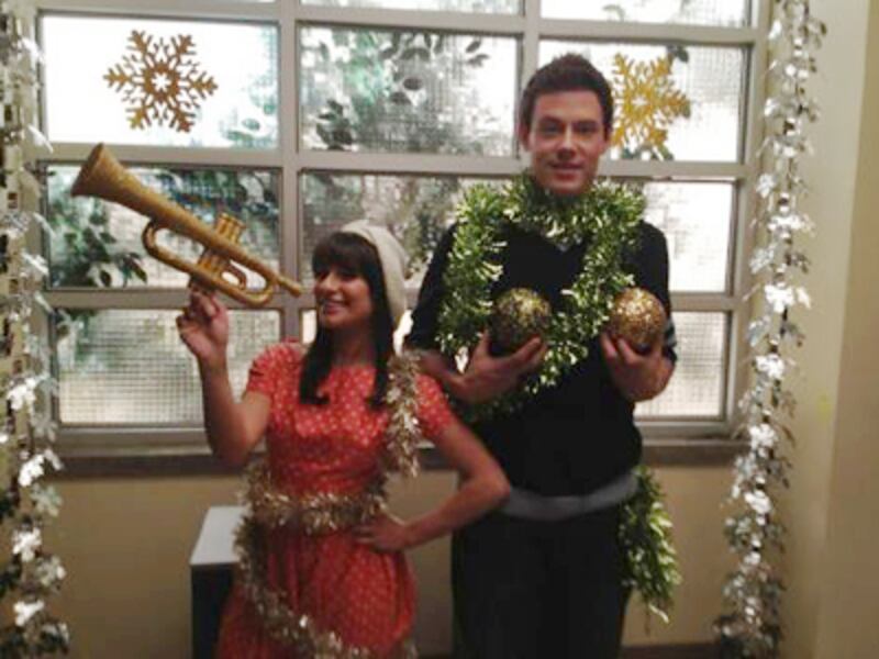 galleries/2011/11/20/rob-pattinson-regis-philbin-and-more-celebrity-twitter-pictures-photos/celeb-twit-pics-gal-glee_jht8l0