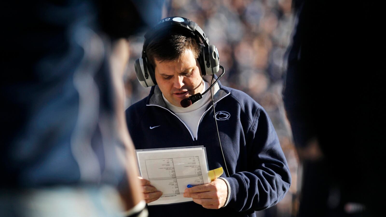 cheats/2011/11/13/paterno-s-son-breaks-down-at-game/jay-paterno-emotional-day-cs_pqswdr
