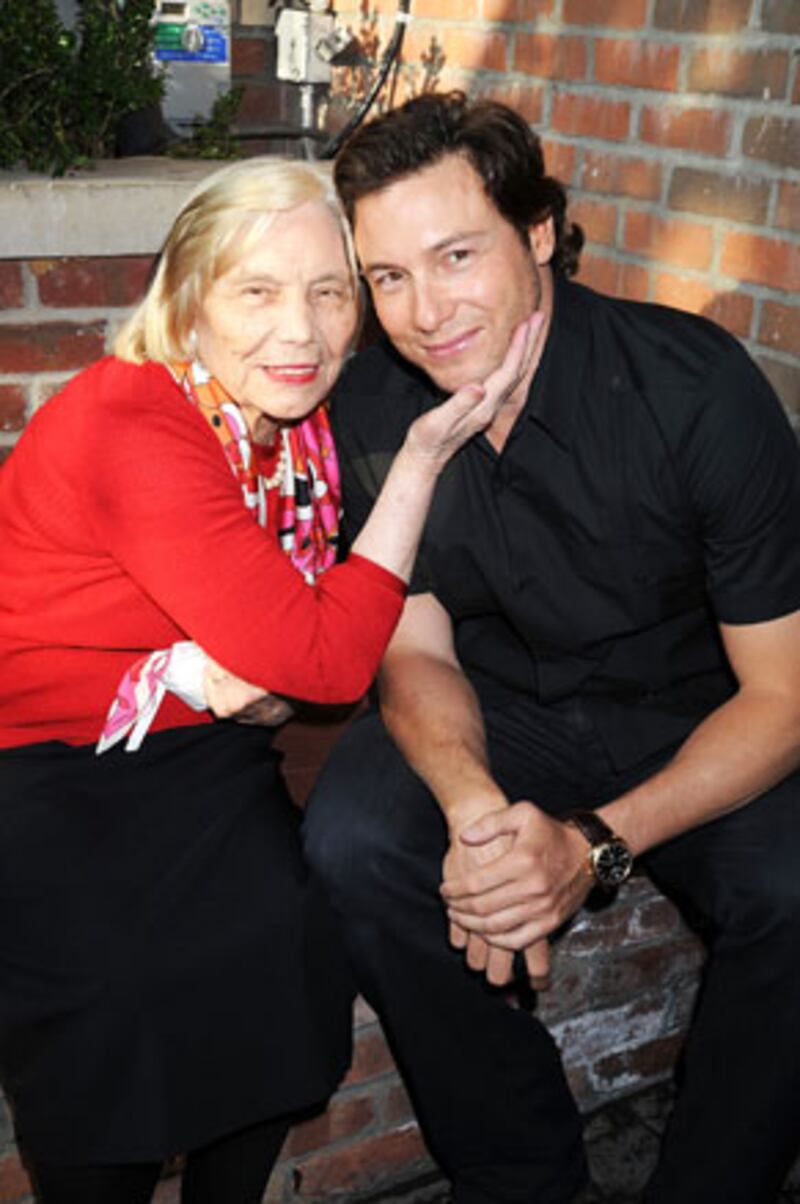 galleries/2010/05/06/celebrity-momma-s-boys/mamas-boys---di-spirito_itmwao