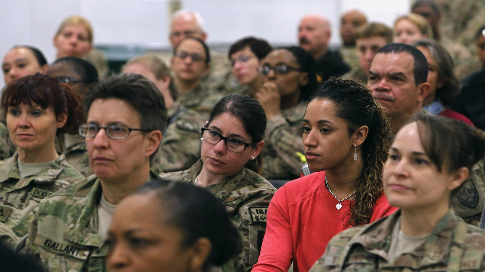 cheats/2016/03/03/military-recruits-women-for-combat-roles/160303-military-begins-recruiting-women-in-combat-cheat_bqok6g