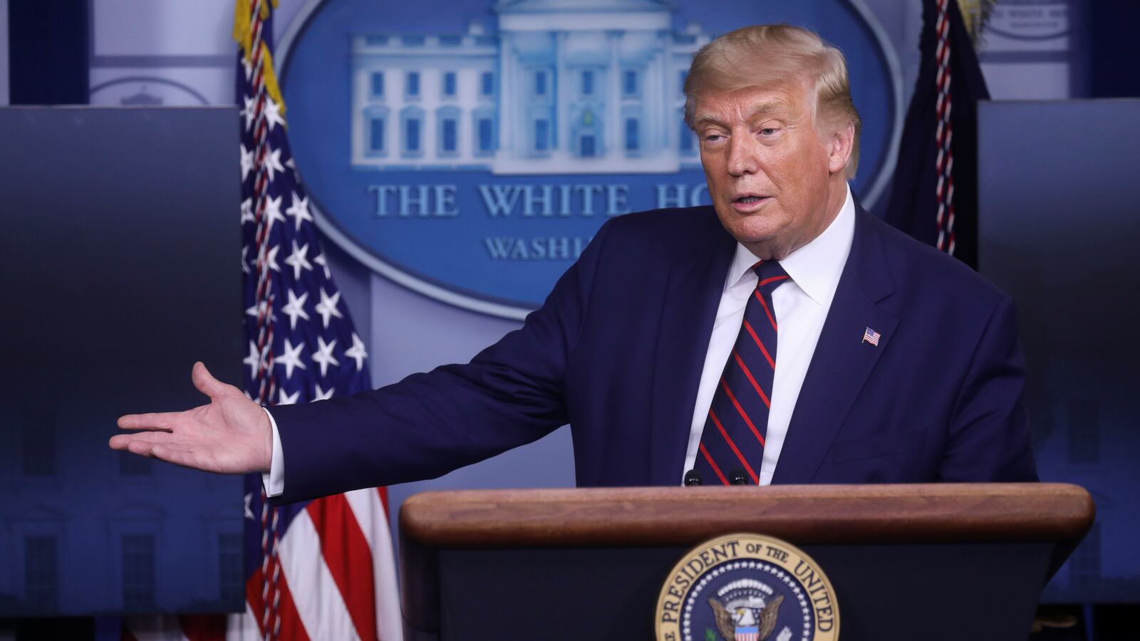 2020-09-04T220029Z_806876602_RC2YRI9OH9KW_RTRMADP_3_USA-TRUMP_jc3lbm