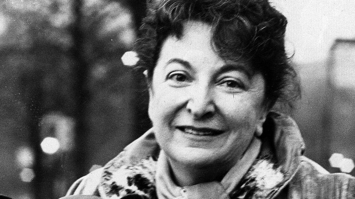 articles/2011/11/01/pauline-kael-what-made-her-a-movie-genius/pauline-kael-barra_h4yvwk