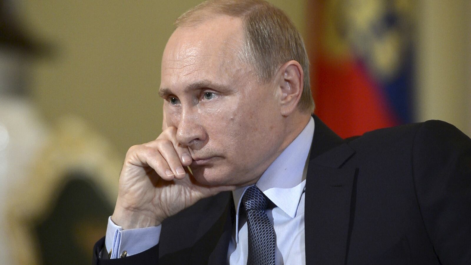 cheats/2015/06/06/putin-russia-is-no-threat-to-the-west/150606-putin-cheat_o086qf