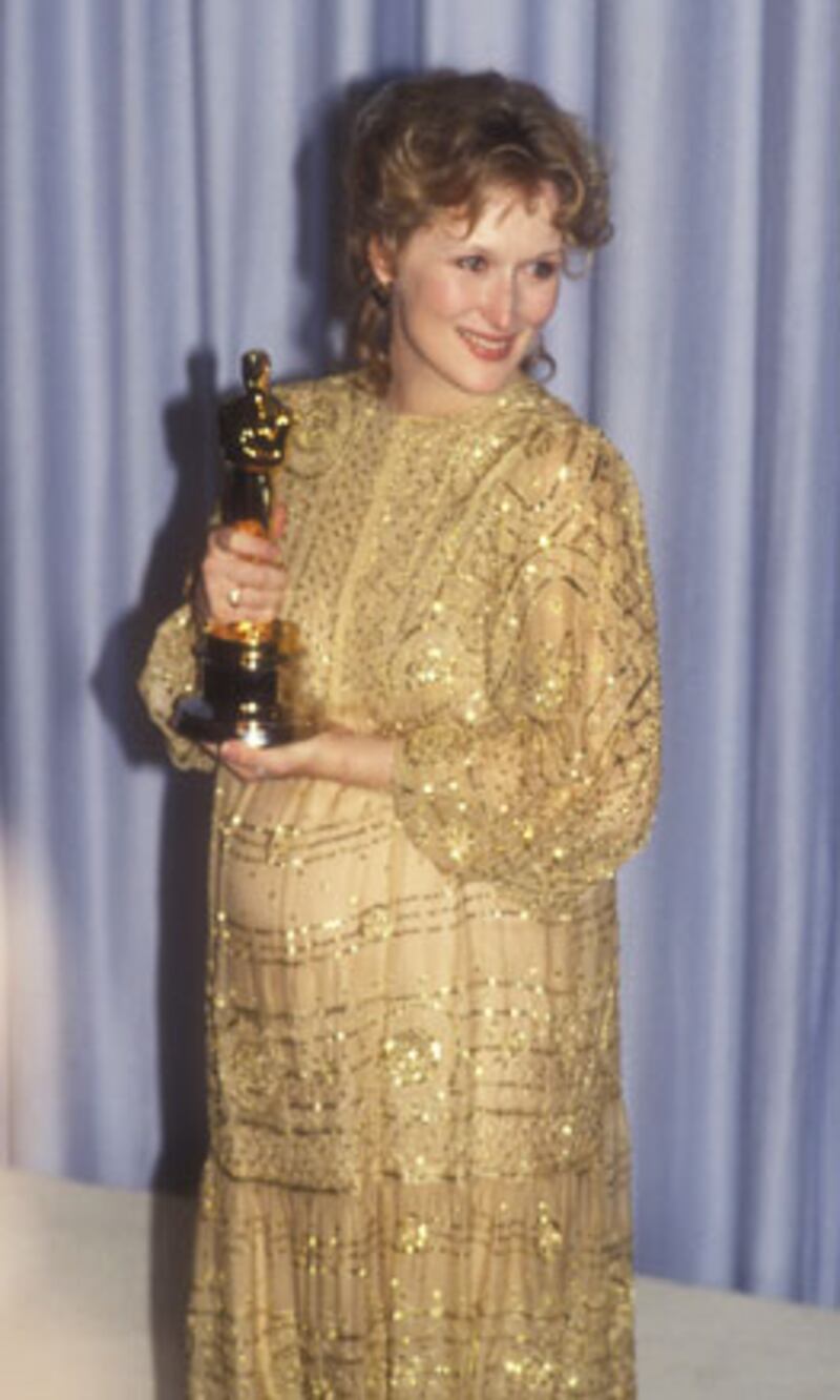galleries/2010/03/04/meryl-streep-s-oscars/meryl-oscars---1983_tsowgd