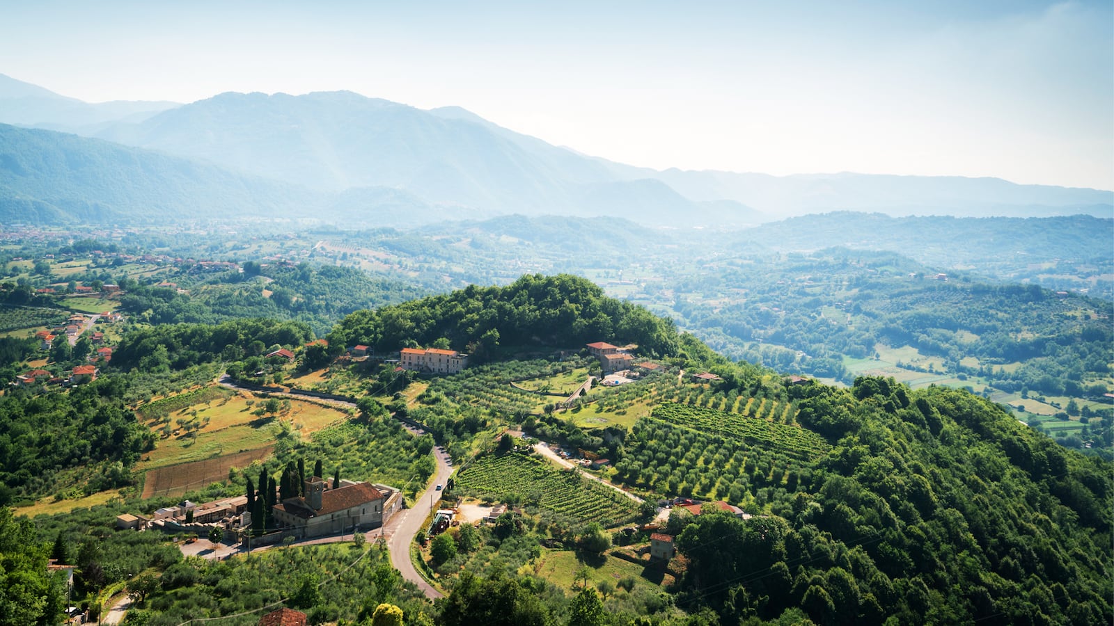 211224-Colley-Clark-Abruzzo-Italy-tease_mehuv5