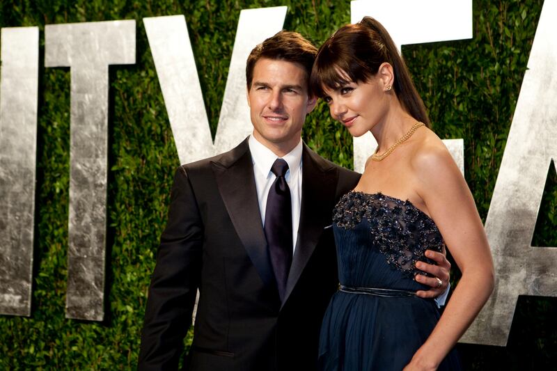 galleries/2012/08/28/summer-of-breakups-kristen-stewart-tom-cruise-more-photos/no-love-tom-cruise-katie-holmes_rnzeo1