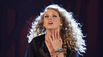 cheats/2009/11/22/swift-bests-jackson-at-amas/taylor-swift_ko79vi