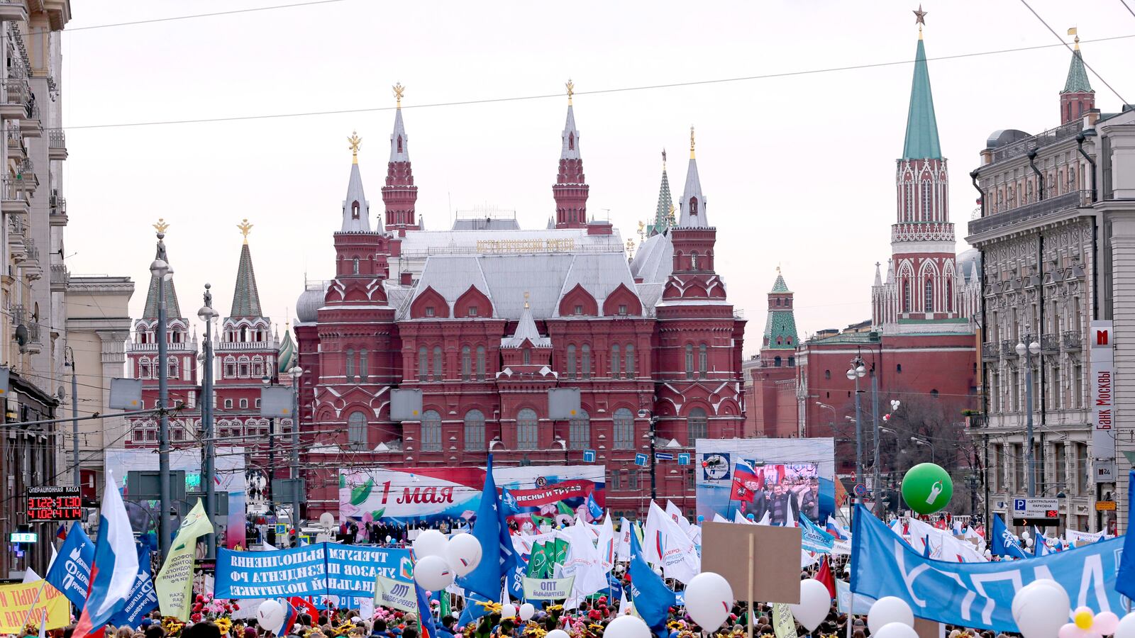 cheats/2013/06/11/russia-we-d-consider-sheltering-snowden/130611-russia-asylum-snowden-cheat_gn9fwk