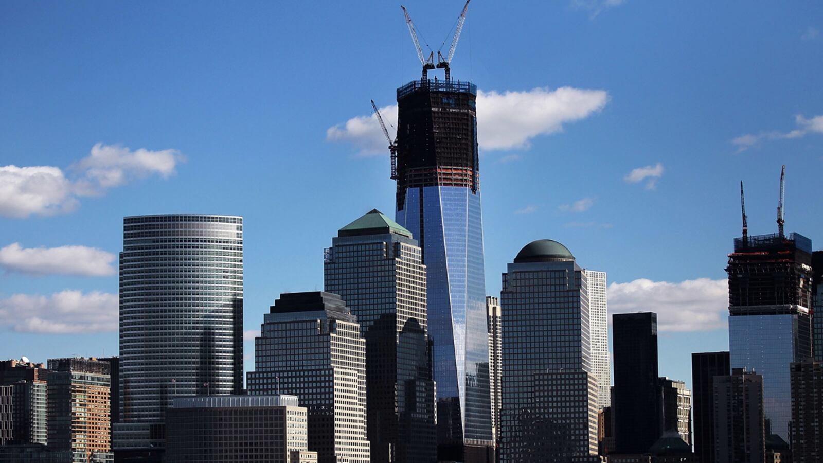 cheats/2012/04/30/1wtc-to-be-nyc-s-tallest-building/one-world-trade-center-reclaims-new-york-skyline-cheat_rnnhmb
