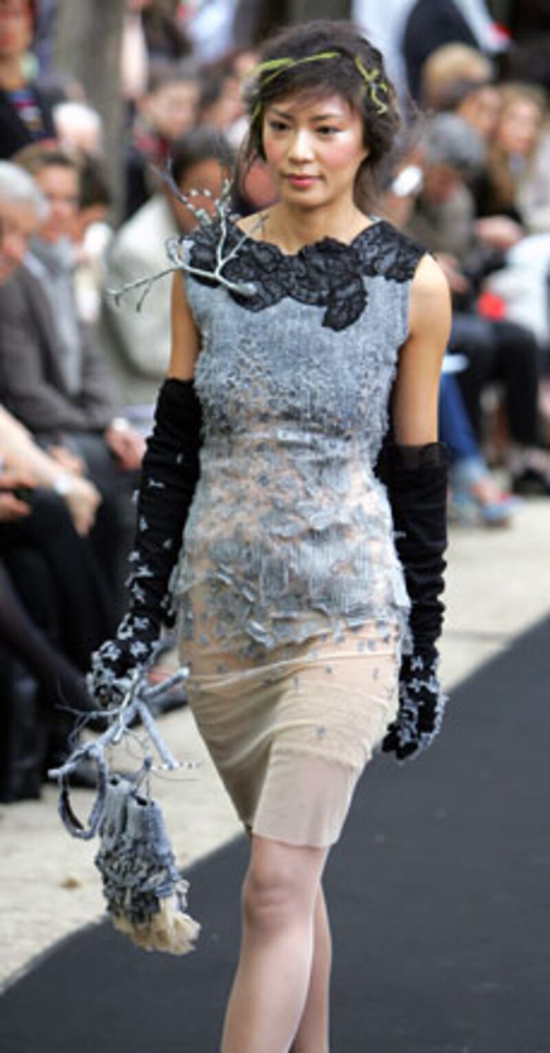 galleries/2009/07/08/bondage-chic/haute-couture-12_zzjagi