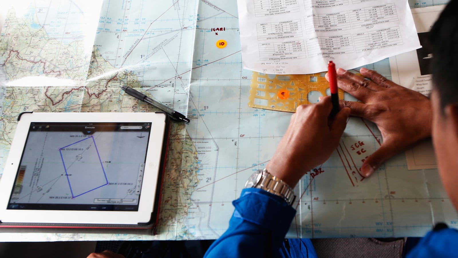 articles/2014/03/17/the-tripwire-on-flight-370/140317-irving-plane-tease_grh4zf