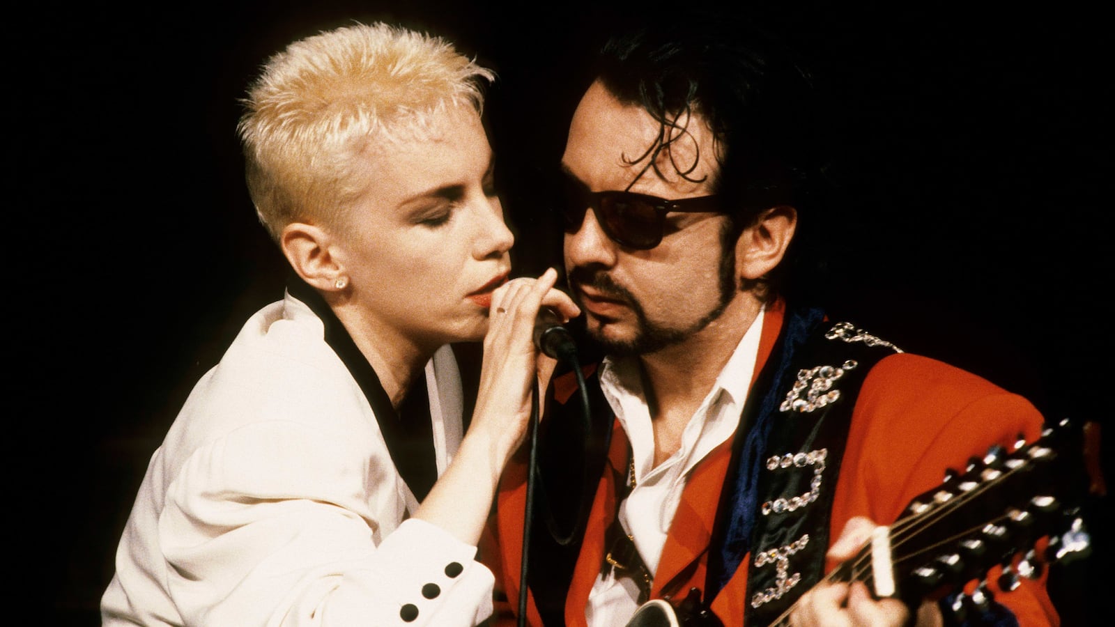 articles/2016/02/11/dave-stewart-lsd-annie-lennox-and-me/160209-teeman-stewart-tease_j9kfnm