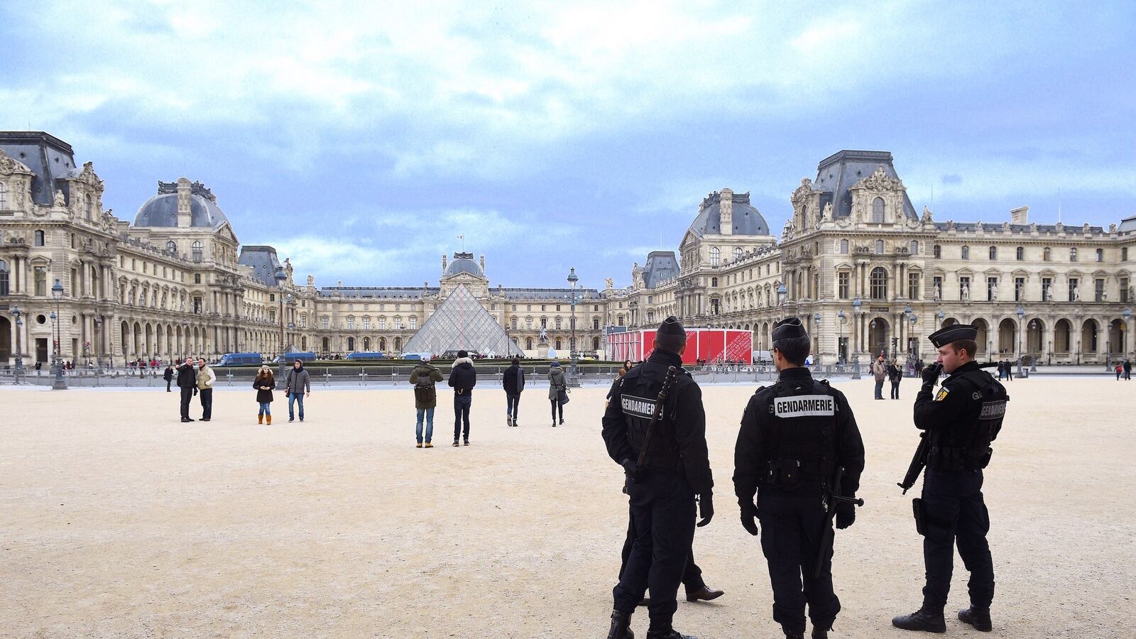 cheats/2015/04/09/french-anti-terror-cops-call-in-bored/150409-france-police-sick-day-cheat_ruomle